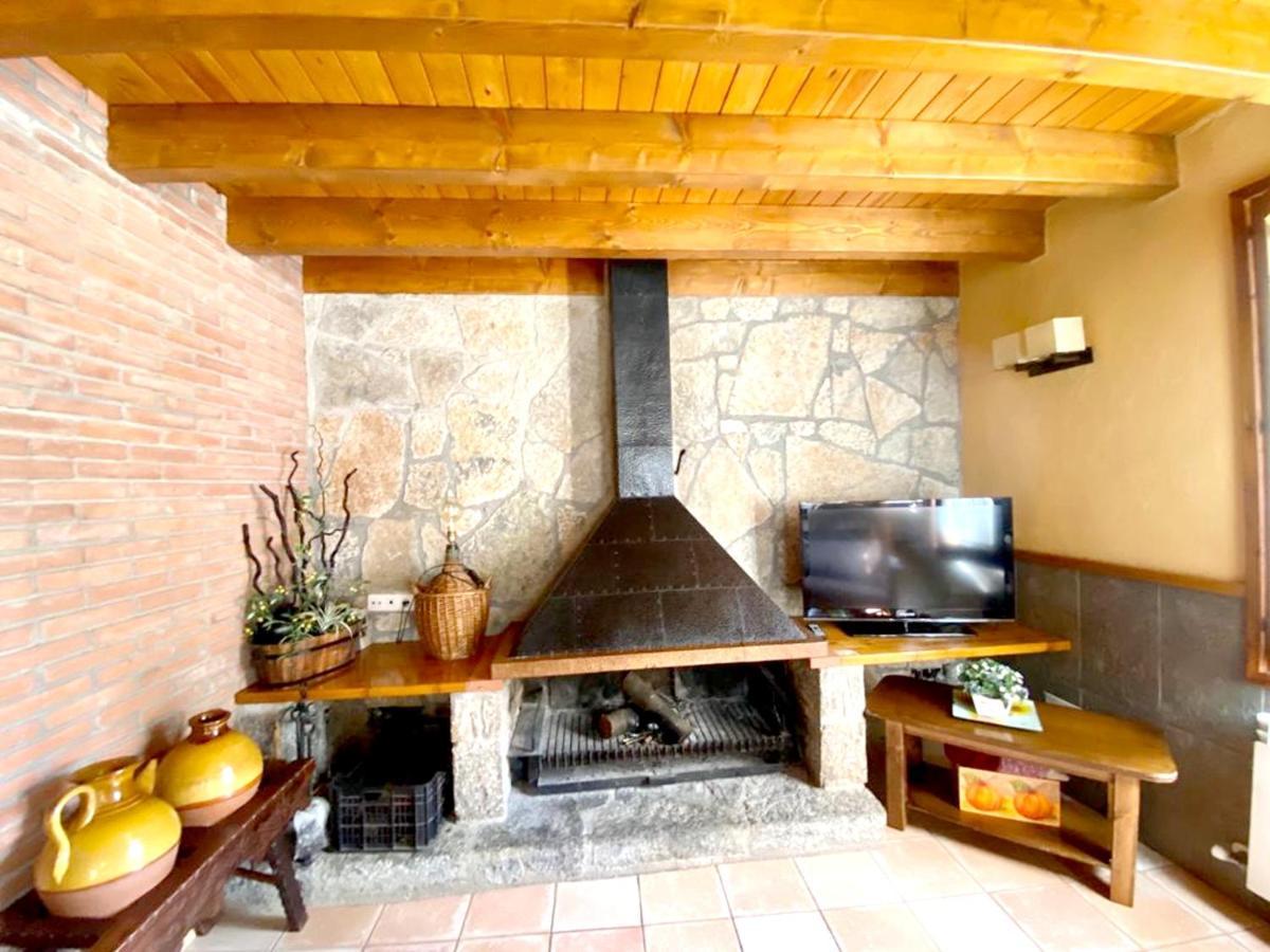 Spacious House In Ogassa With Terrace And Bbq Εξωτερικό φωτογραφία