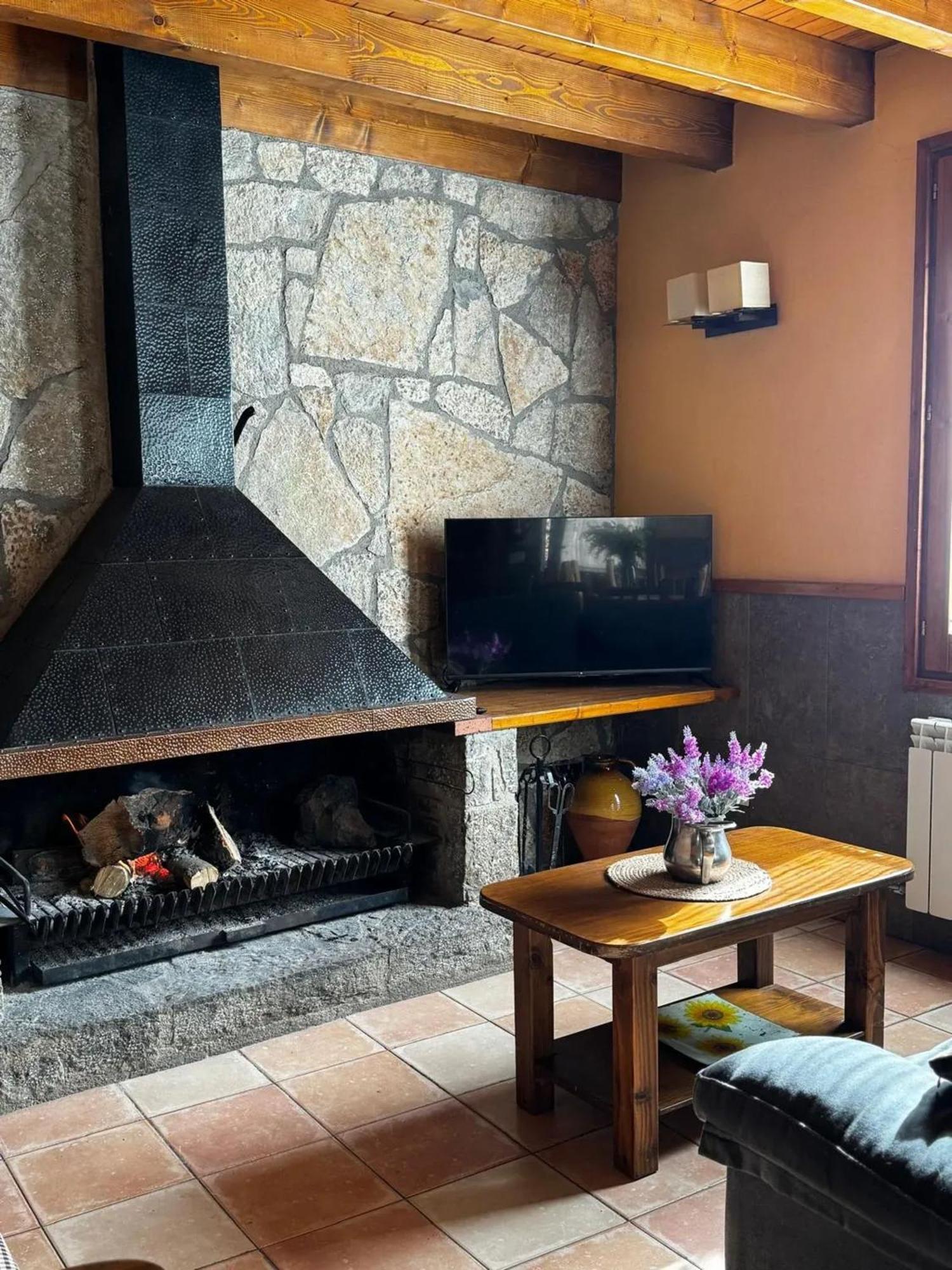 Spacious House In Ogassa With Terrace And Bbq Εξωτερικό φωτογραφία
